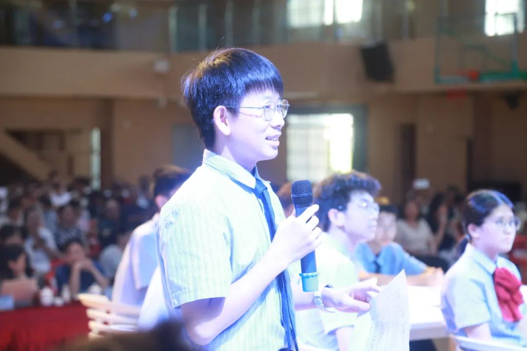 聚焦核心素養(yǎng)，共研備考新策略——2025年海口市美蘭區(qū)、龍華區(qū)初中語(yǔ)文中考備考命題培訓(xùn)會(huì)暨林惠萍名師工作室研修活動(dòng)在我校成功舉辦-圖片2