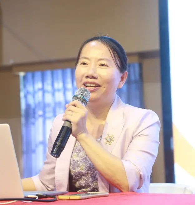 聚焦核心素養(yǎng)，共研備考新策略——2025年?？谑忻捞m區(qū)、龍華區(qū)初中語(yǔ)文中考備考命題培訓(xùn)會(huì)暨林惠萍名師工作室研修活動(dòng)在我校成功舉辦-圖片3
