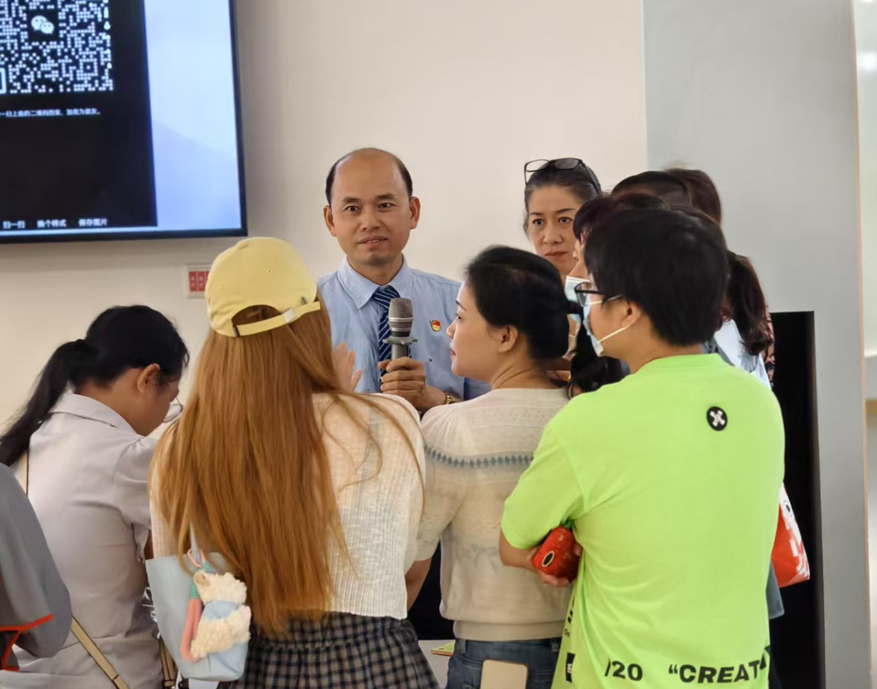 醫(yī)育融合·共筑健康成長(zhǎng)路——?？谑猩礁哂變簣@聯(lián)合?？谑械谒娜嗣襻t(yī)院開展醫(yī)育融合健康講座-圖片28