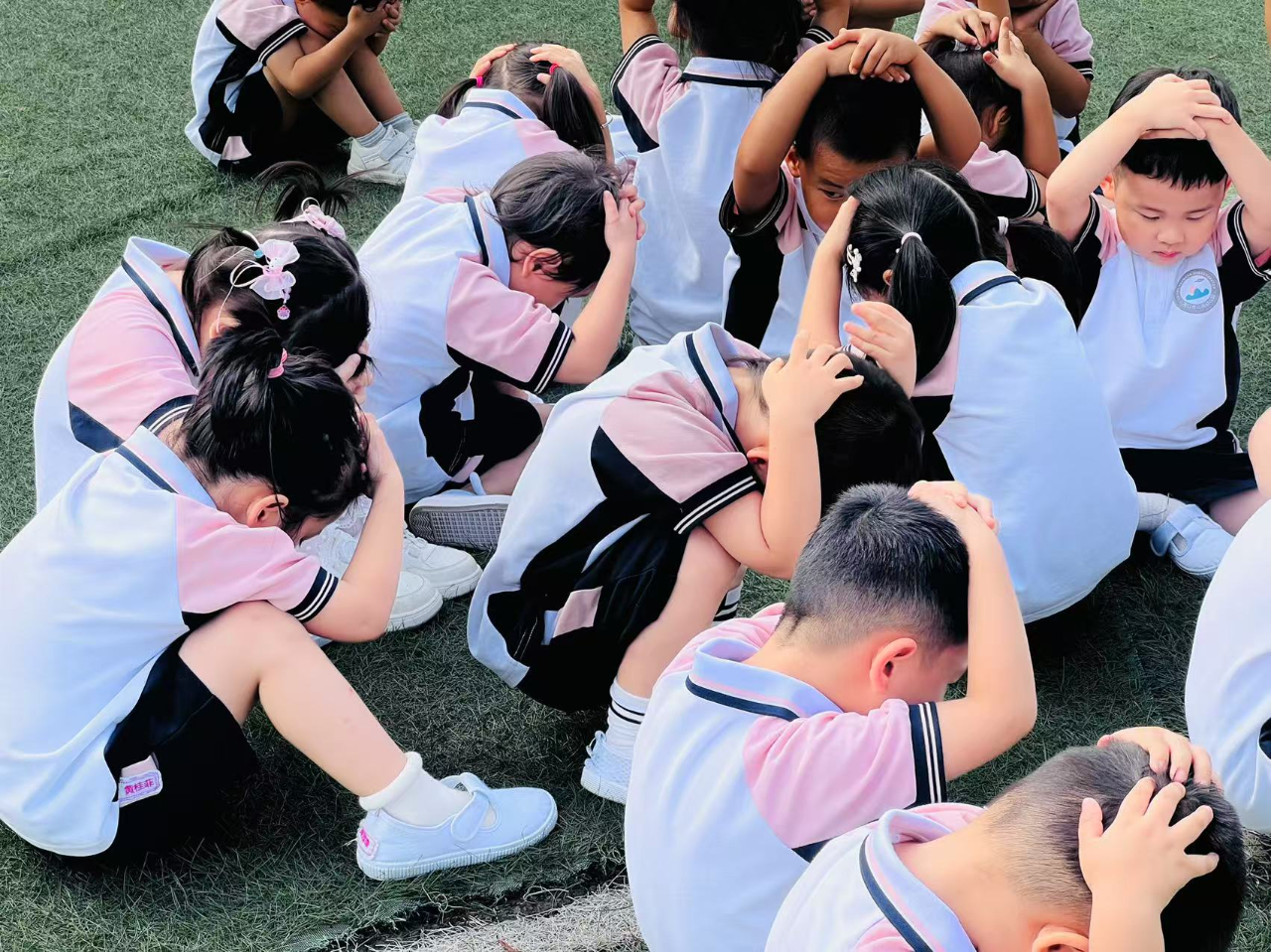 人人講安全 個(gè)個(gè)會(huì)應(yīng)急——?？谑猩礁哂變簣@2025年防震減災(zāi)演練活動(dòng)-圖片35
