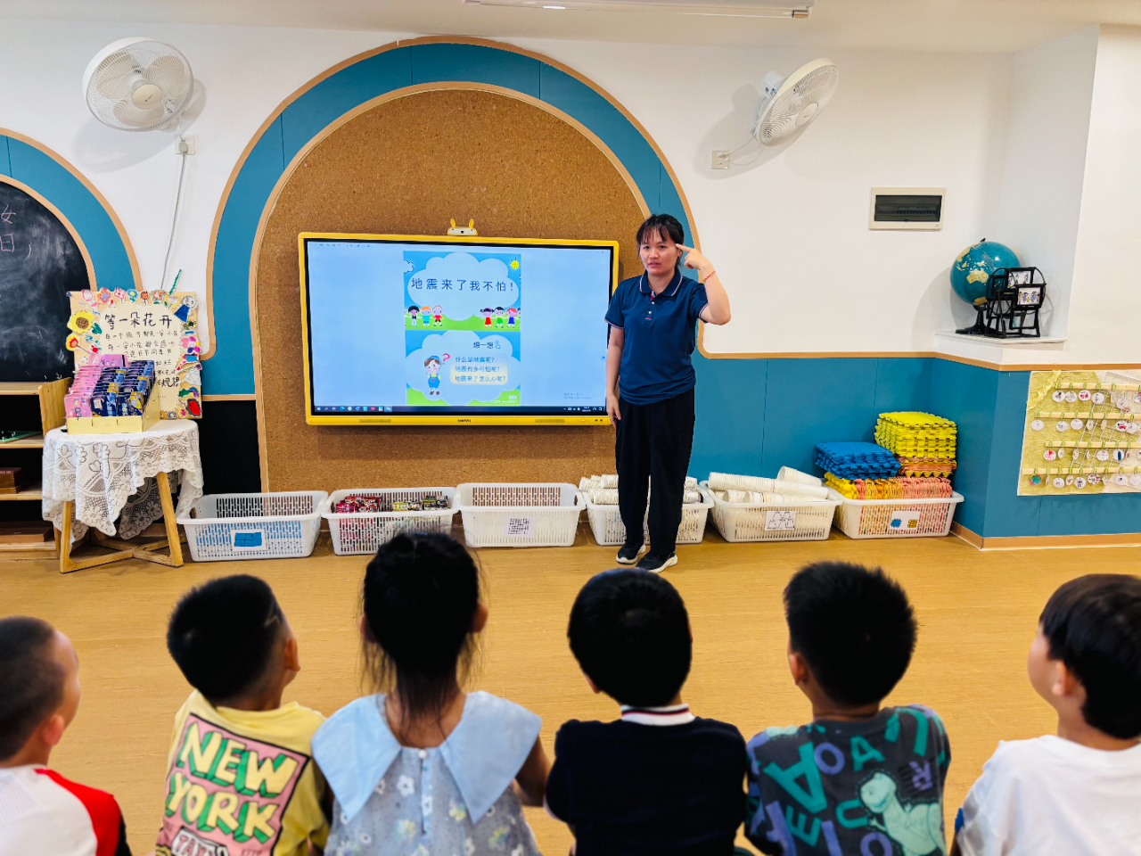 人人講安全 個(gè)個(gè)會(huì)應(yīng)急——海口市山高幼兒園2025年防震減災(zāi)演練活動(dòng)-圖片16