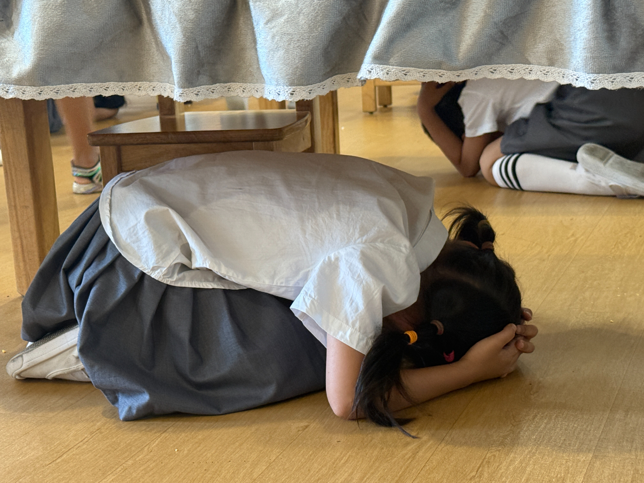 人人講安全 個(gè)個(gè)會(huì)應(yīng)急——海口市山高幼兒園2025年防震減災(zāi)演練活動(dòng)-圖片25
