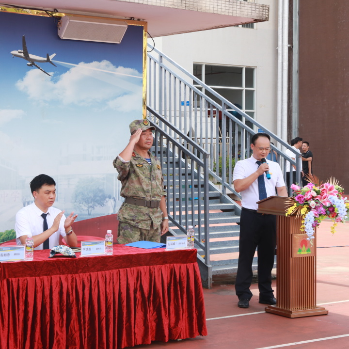 燃情開營！?？谏礁咧袑W(xué)2025級高一新生開啟軍訓(xùn)成長之旅-圖片2