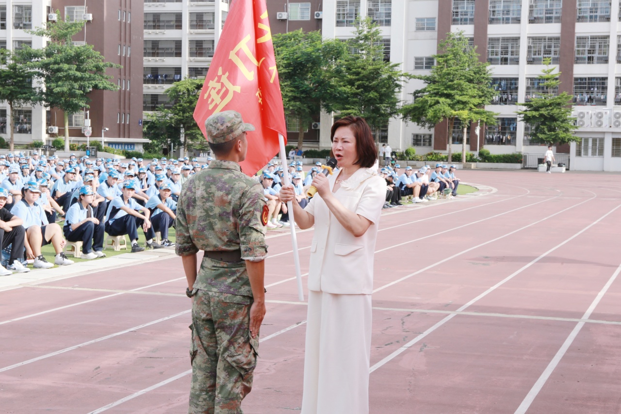 燃情開營！?？谏礁咧袑W(xué)2025級高一新生開啟軍訓(xùn)成長之旅-圖片5